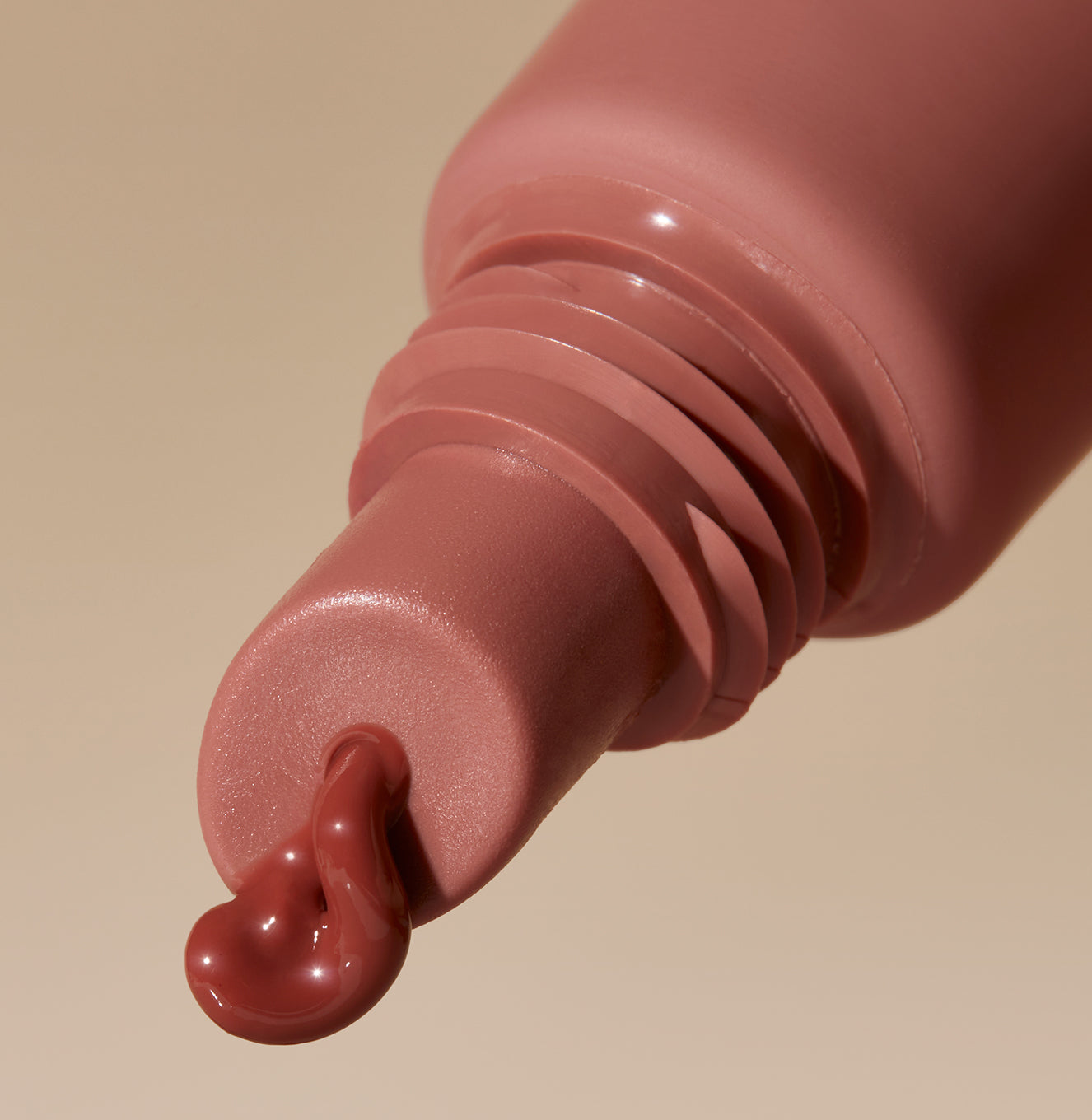 7-SLTR_PDP_LipOilBalm_Applicator-Buff_3000x.jpg