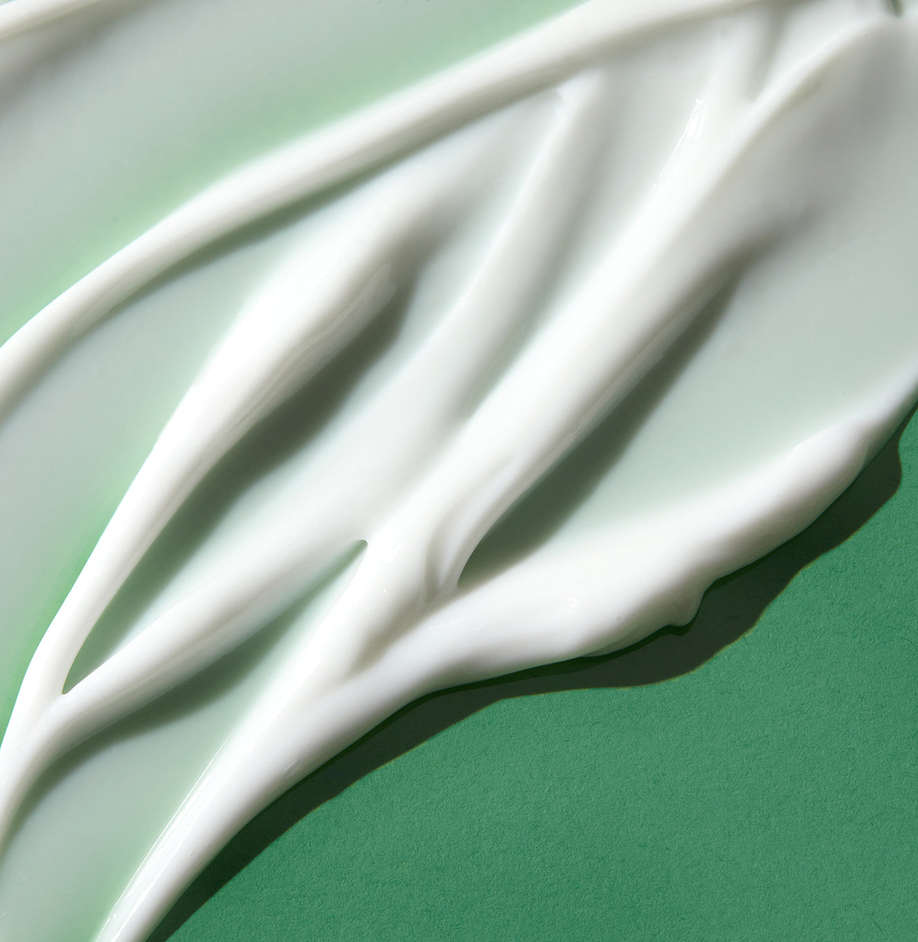 Lush-Greens_Body-Lotion_Restoring_Texture-Macro_5334c267-6c66-4006-8f8b-19770ed0bfc5_3000x.jpg